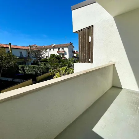 Refreshing With Private Garden Near The Apartment *